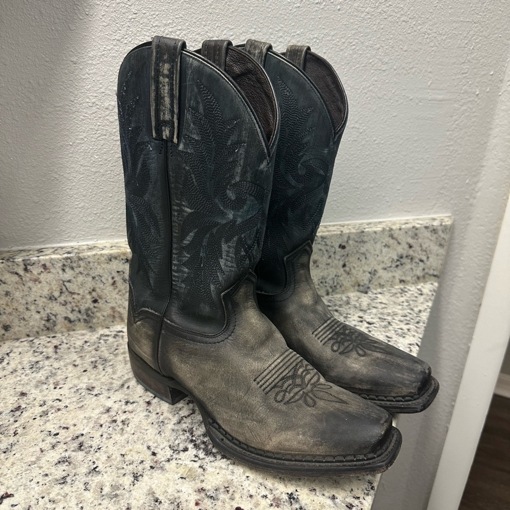Men's Black and Grey Cowboy Boots